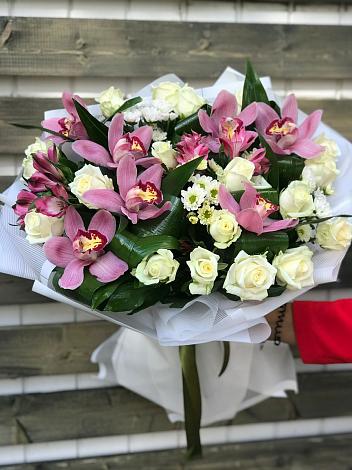 Букет цветов из: Розы и Хризантемы в Передовом