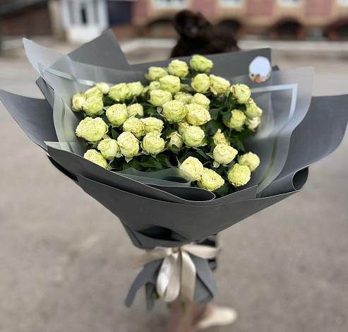 Букет Белые кустовые розы Солинеро в Передовом