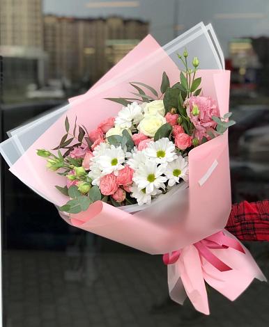 Букет цветов из: Розы, Лизиантусы и Хризантемы в Передовом